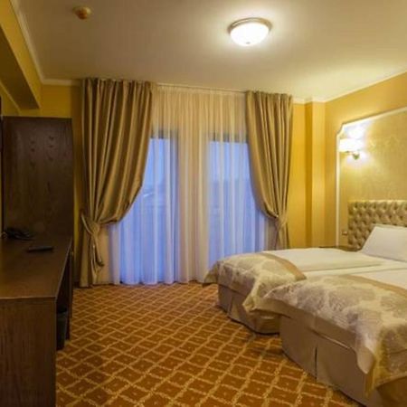 Hotel Bulevard Хунедоара Екстер'єр фото