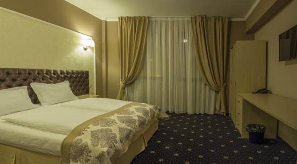 Hotel Bulevard Хунедоара Екстер'єр фото